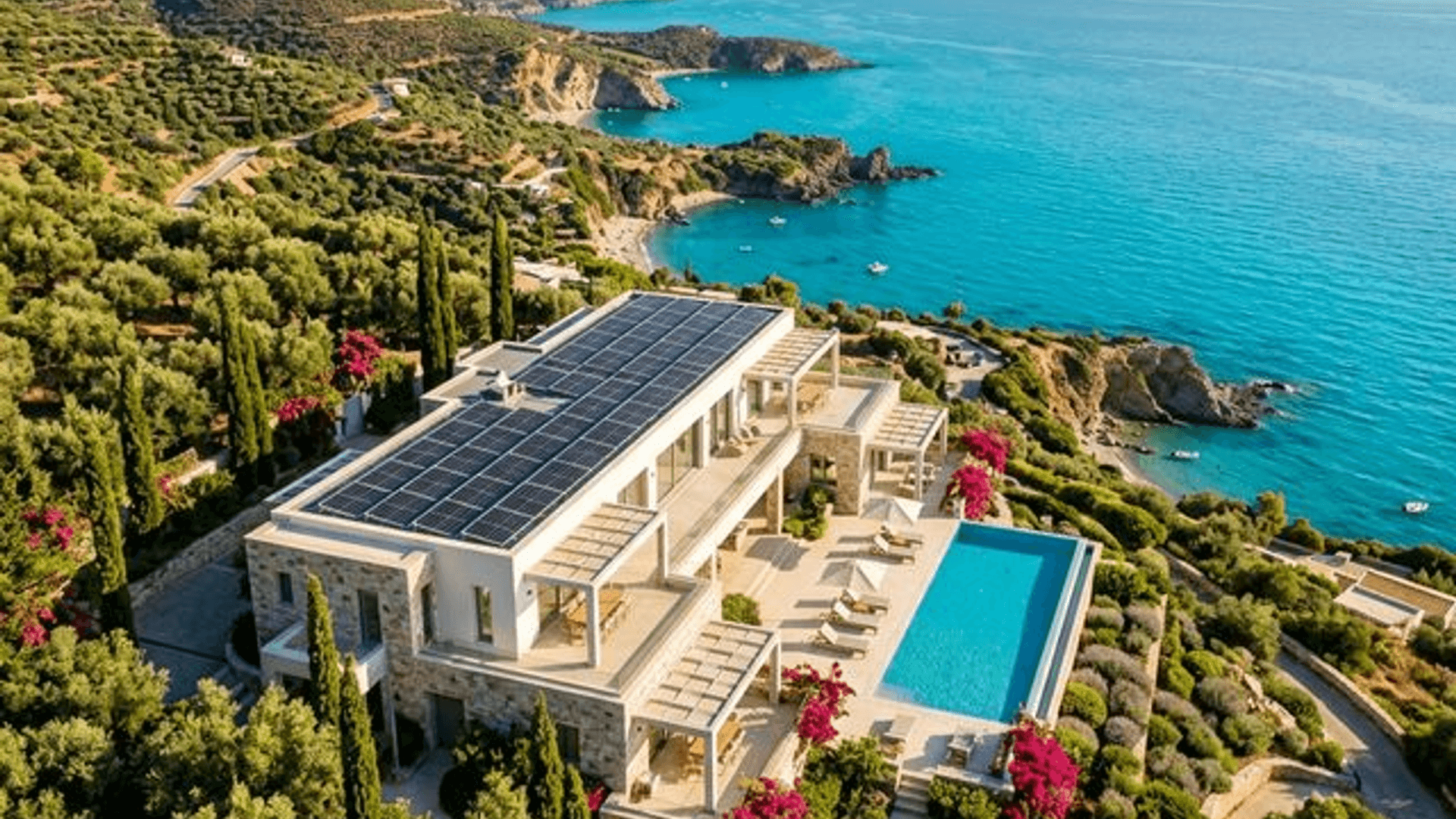 Villa çatısında 625Wp güneş panelleri